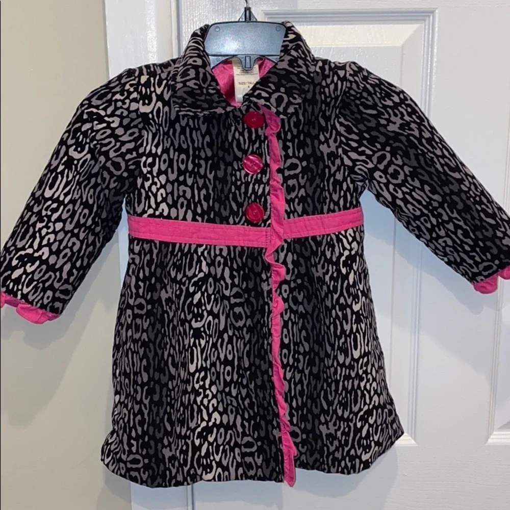 Leopard jacket with pink details. Size 4 toddler
